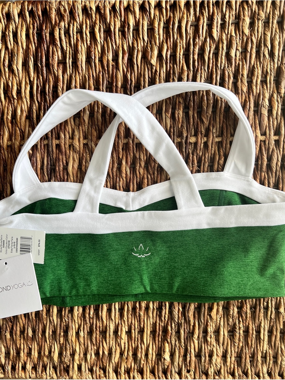 Beyond Yoga Green and White Contrast Sports Bralette - Picture 2 of 3